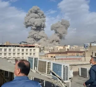 ایران کے مختلف صوبوں میں حملوں سے جانی و مالی نقصان، امدادی سرگرمیاں جاری 6 ایران کے مختلف صوبوں میں حملوں سے جانی و مالی نقصان، امدادی سرگرمیاں جاری