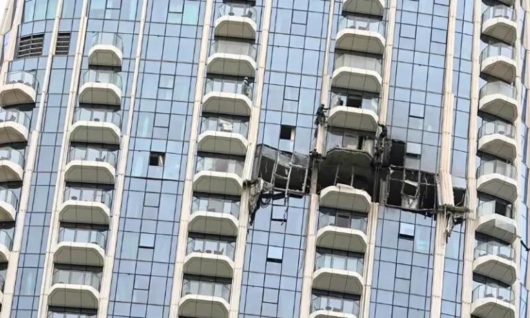 29102910ڈرون اور میزائل حملوں کی تصاویر پر 70 برطانوی شہری حراست میں5a69d0d