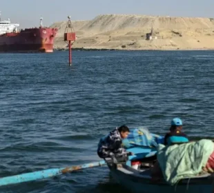 ایران نے آبنائے ہرمز پر مکمل کنٹرول کے حق کا مطالبہ کردیا