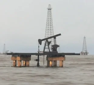 مشرقِ وسطیٰ کشیدگی، عالمی تیل قیمتوں میں بڑا اضافہ