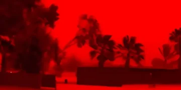 آسٹریلیا کے مغربی ساحل پر سرخ آسمان کا حیران کن منظر