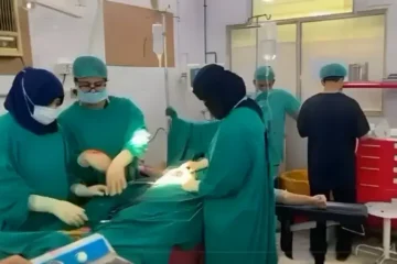 لاہور: لیڈی ولینگڈن اسپتال میں آپریشن کی ویڈیو پر تنازع، ینگ ڈاکٹرز نے بڑے احتجاج کی دھمکی دے دی 4 لاہور: لیڈی ولینگڈن اسپتال میں آپریشن کی ویڈیو پر تنازع، ینگ ڈاکٹرز نے بڑے احتجاج کی دھمکی دے دی