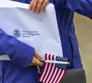 امریکی حکومت نے پناہ گزین درخواستوں پر دوبارہ کارروائی شروع کر دی 5 امریکی حکومت نے پناہ گزین درخواستوں پر دوبارہ کارروائی شروع کر دی