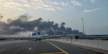 دبئی کے ساحل کے قریب آئل ٹینکر پر حملہ، آگ لگ گئی