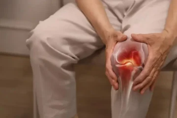 گھٹنوں کے درد کا جدید حل: ادویات سے زیادہ ورزش اور تھراپی مؤثر