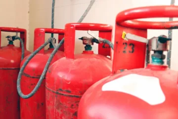 ایل پی جی کی قیمتوں میں ممکنہ اضافہ، صارفین کو مہنگائی کا خطرہ