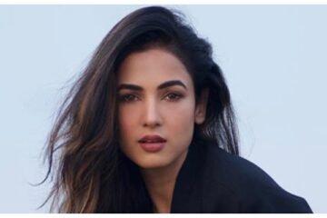 بھارتی اداکارہ سونل چوہان دبئی ائیرپورٹ پر پھنس گئیں، حکومت سے مدد کی اپیل