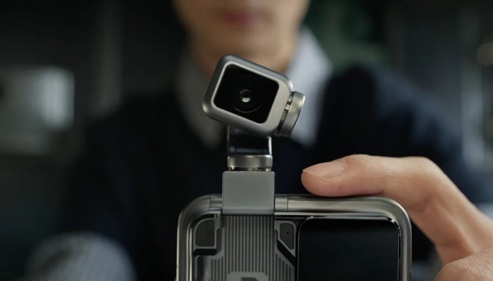 چینی کمپنی نے دنیا کا پہلا "روبوٹ فون" متعارف کرایا