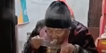 چین کی 102 سالہ خاتون کی صحت مند زندگی سب کو حیران کر گئی