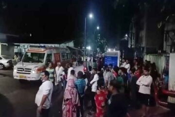 بھارت: اسپتال میں آگ لگنے سے 10 مریض جاں بحق 3 بھارت: اسپتال میں آگ لگنے سے 10 مریض جاں بحق