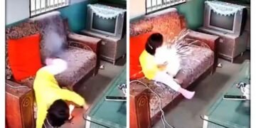 چین میں بچی کے ہاتھ میں موبائل فون پھٹنے کا واقعہ وائرل 30 چین میں بچی کے ہاتھ میں موبائل فون پھٹنے کا واقعہ وائرل