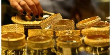 ملک میں سونے کی قیمتیں برقرار، عالمی مارکیٹ میں بھی استحکام 17 ملک میں سونے کی قیمتیں برقرار، عالمی مارکیٹ میں بھی استحکام