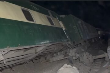 لودھراں کے قریب تیزگام ایکسپریس حادثے کا شکار، 25 مسافر زخمی