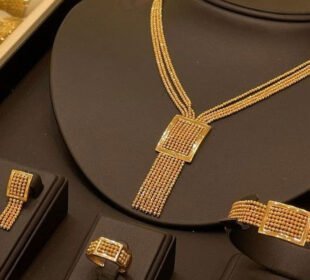 سونے کی قیمت میں 15 ہزار روپے سے زائد اضافہ ریکارڈ 3 سونے کی قیمت میں 15 ہزار روپے سے زائد اضافہ ریکارڈ