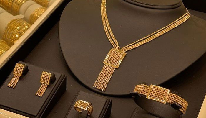 سونے کی قیمت میں 15 ہزار روپے سے زائد اضافہ ریکارڈ