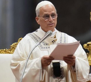 پوپ لیو کی جنگ بندی کی اپیل: "جنگ کرنے والوں کی دعائیں خدا نہیں سنتا