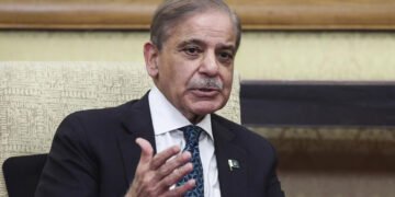 وزیراعظم کا کہنا ہے کہ مشکل کی اس گھڑی میں عوام کو تنہا نہیں چھوڑا جائے گا