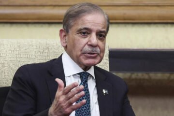 وزیراعظم کا کہنا ہے کہ مشکل کی اس گھڑی میں عوام کو تنہا نہیں چھوڑا جائے گا