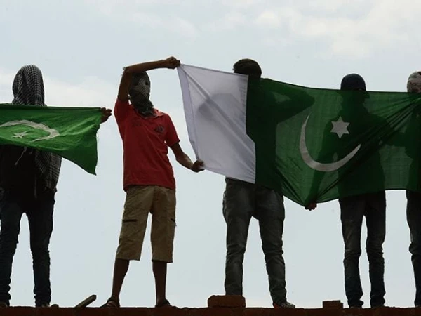 مقبوضہ کشمیر: عوام کا پاکستانی عسکری قیادت کے لیے اعتماد اور محبت کا اظہار