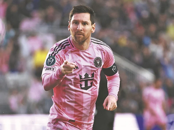 کم میچز میں بڑا کارنامہ، میسی نے رونالڈو کا ریکارڈ مزید چیلنج کر دیا