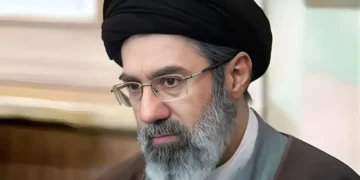 ایران کے نئے سپریم لیڈر کی غیر موجودگی پر قیاس آرائیاں، روسی سفیر نے موجودگی کی تصدیق کی