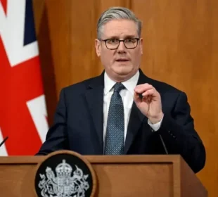 برطانیہ ایران تنازع میں ملوث نہیں ہوگا: وزیراعظم کیئر اسٹارمر 3 برطانیہ ایران تنازع میں ملوث نہیں ہوگا: وزیراعظم کیئر اسٹارمر