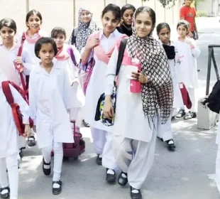 پنجاب کے اسکولوں کے لیے نئے اوقات کار کا اعلان 2 پنجاب کے اسکولوں کے لیے نئے اوقات کار کا اعلان