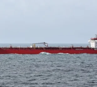 رچ اسٹاری ٹینکر خلیج سے نکلنے والا پہلا پابندی زدہ جہاز بن گیا