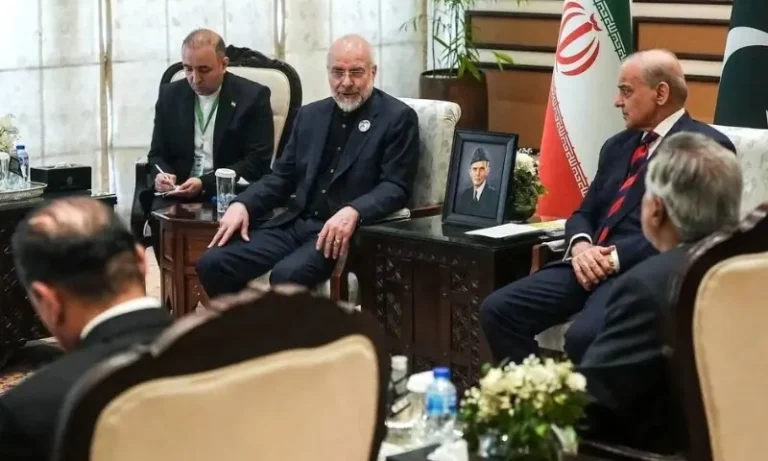 1413533پاکستان مشرقِ وسطیٰ میں امن کے لیے مذاکرات کی میزبانی پر آمادہ، امریکا اور ایران کشیدگی کم کرنے کی  کوششیں تیز614b218d