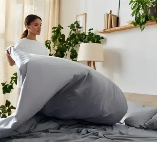 میٹرس کی صفائی: صحت مند نیند اور بہتر زندگی کے لیے ضروری احتیاطی اقدامات