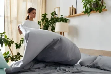 میٹرس کی صفائی: صحت مند نیند اور بہتر زندگی کے لیے ضروری احتیاطی اقدامات