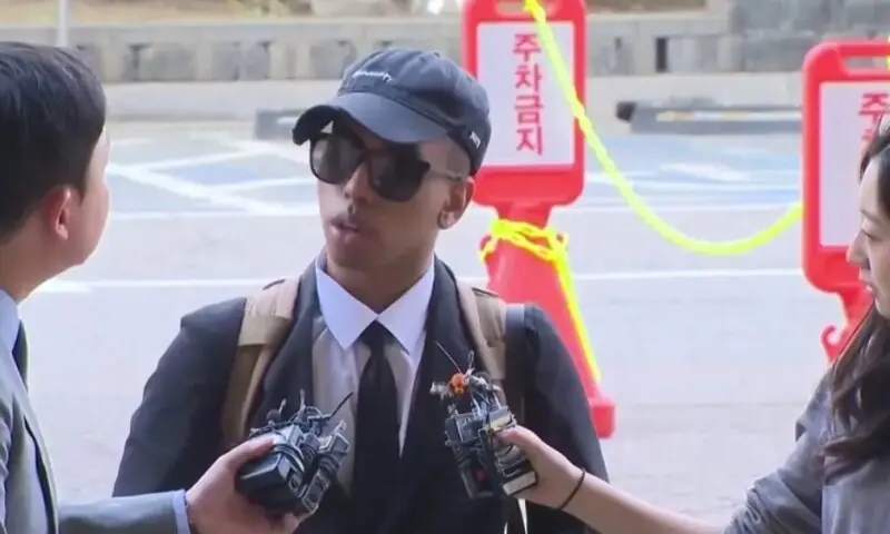 سوشل میڈیا شہرت کی دوڑ مہنگی پڑ گئی، یوٹیوبر کو سزا 1 سوشل میڈیا شہرت کی دوڑ مہنگی پڑ گئی، یوٹیوبر کو سزا