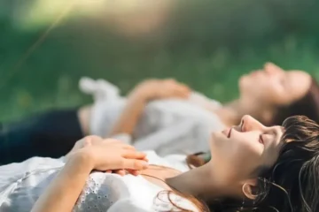 غلط طریقے سے سانس لینا صحت کے لیے خطرناک ثابت ہو سکتا ہے، ماہرین کا انتباہ 3 غلط طریقے سے سانس لینا صحت کے لیے خطرناک ثابت ہو سکتا ہے، ماہرین کا انتباہ