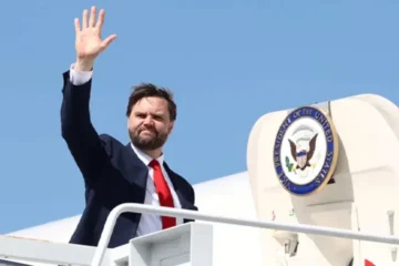 امریکا ایران مذاکرات تعطل کا شکار، جے ڈی وینس کا دورہ پاکستان مؤخر