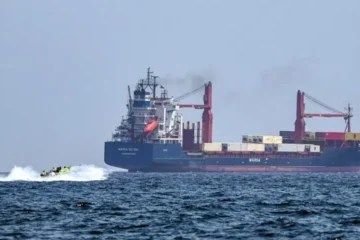 آبنائے ہرمز میں ایران کی کارروائی، دو جہاز تحویل میں