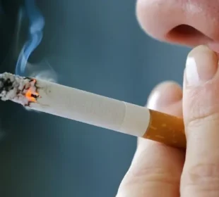 برطانیہ کا بڑا فیصلہ: نئی نسل کے لیے سگریٹ ہمیشہ کے لیے بند