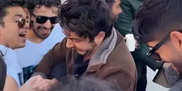 سنجیدہ آریان خان یا شرارتی ہیرو؟ شادی کی ویڈیو نے سب کو حیران کردیا