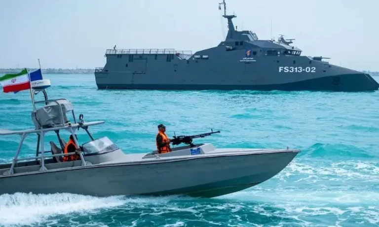 2314آبنائے ہرمز میں کشیدگی میں اضافہ، ایران اور امریکا کے درمیان تنازع شدت اختیار کر گیا3647d424a37