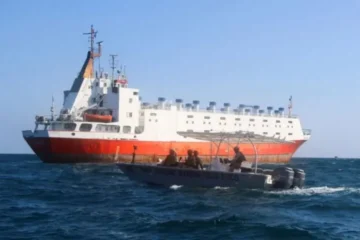 صومالیہ کے قریب آئل ٹینکر پر حملہ، 11 پاکستانی ملاح سمیت عملہ یرغمال