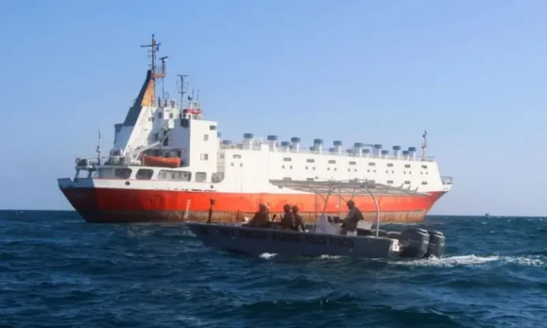 241716صومالیہ کے قریب آئل ٹینکر پر حملہ، 11 پاکستانی ملاح سمیت عملہ یرغمال20f168ae5
