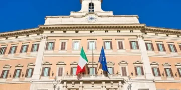 یورو زون میں قرضوں کی درجہ بندی بدلنے کا امکان، اٹلی یونان سے آگے نکل سکتا ہے