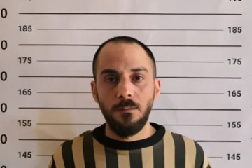 شام میں 2013 کے قتلِ عام کے مبینہ مرکزی ملزم کی گرفتاری، دمشق میں عوام کا ردعمل اور انصاف کا مطالبہ