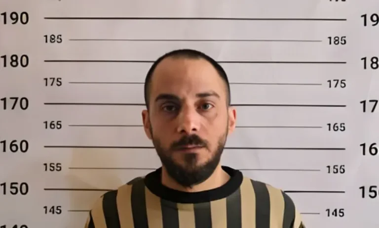 2510120شام میں 2013 کے قتلِ عام کے مبینہ مرکزی ملزم کی گرفتاری، دمشق میں عوام کا ردعمل اور انصاف کا مطالبہ03dae305