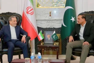 عباس عراقچی کی عاصم منیر سے اہم ملاقات، علاقائی صورتحال پر گفتگو