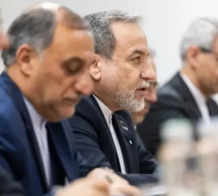 امریکا اور ایران کے درمیان کشیدگی میں کمی کے لیے نئی سفارتی کوششیں، پاکستان کے ذریعے تجویز سامنے آگئی