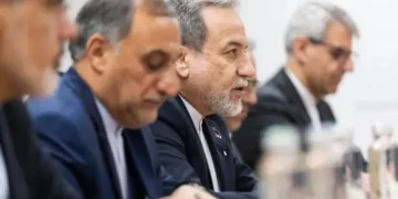 امریکا اور ایران کے درمیان کشیدگی میں کمی کے لیے نئی سفارتی کوششیں، پاکستان کے ذریعے تجویز سامنے آگئی