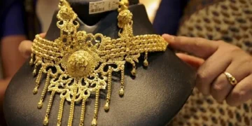 فی تولہ سونا 8900 روپے سستا ہوگیا
