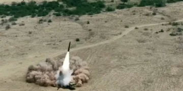 آرمی راکٹ فورس کمانڈ کا فتح-II میزائل سسٹم کا کامیاب تربیتی تجربہ