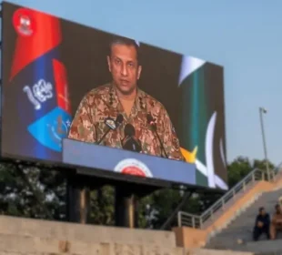 سرحدی تقریب میں ویڈیوز اور بیانات، بھارتی اہلکار بھی دیکھتے رہے