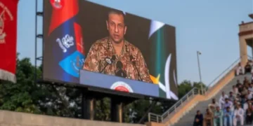 سرحدی تقریب میں ویڈیوز اور بیانات، بھارتی اہلکار بھی دیکھتے رہے